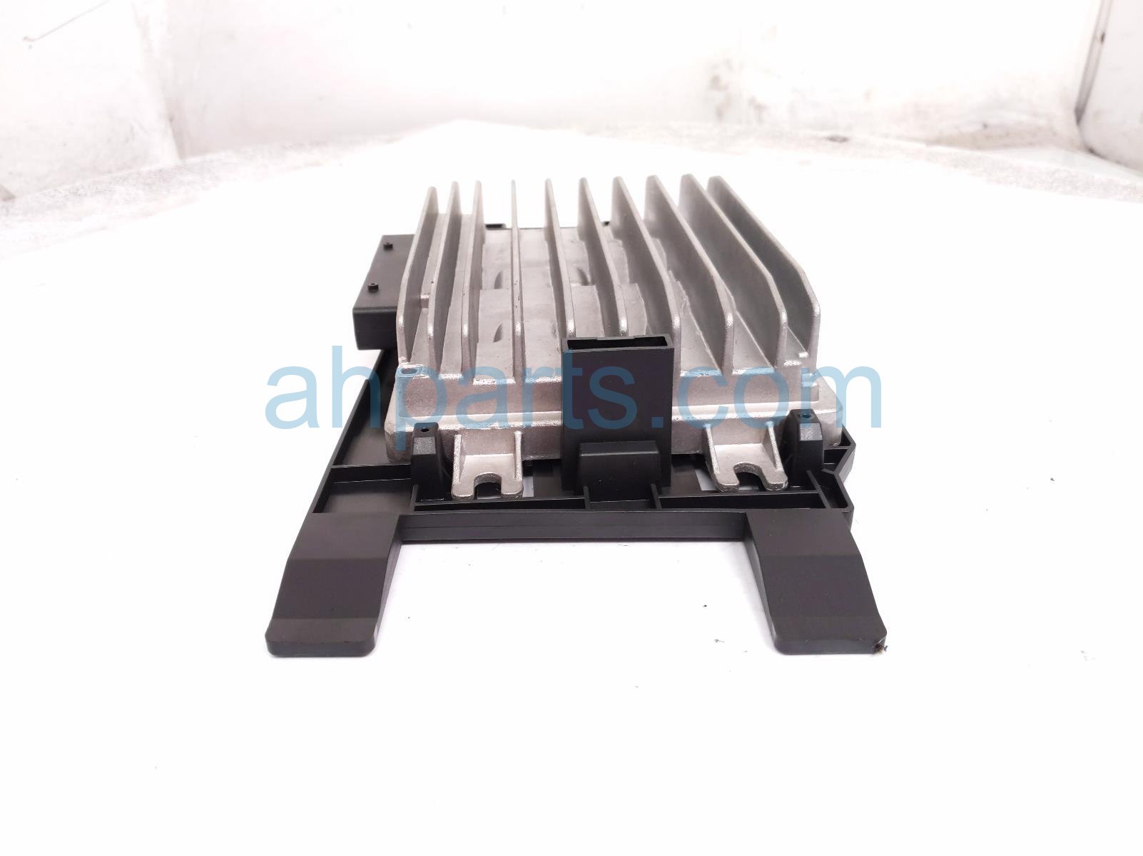 Audi AUDIO AMPLIFIER REAR LEFT