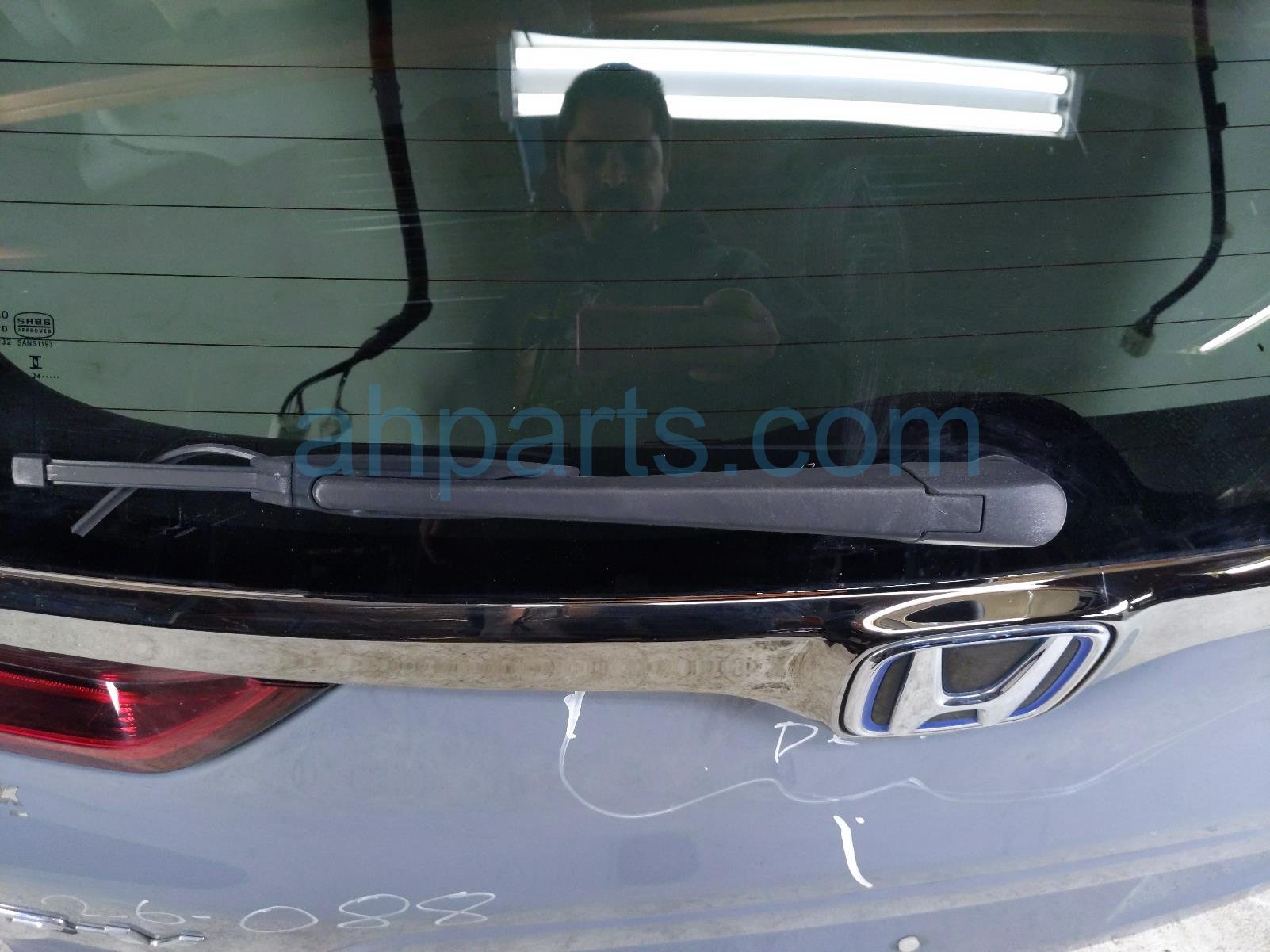 2022 Honda CR V Deck Trunk Lid Lift Gate / Tail Gate Grey *dented 68100 TLA A50ZZ Replacement 2022 Honda CR V Deck Trunk Lid Lift Gate / Tail Gate Grey *dented 68100 TLA A50ZZ Replacement thumbnail