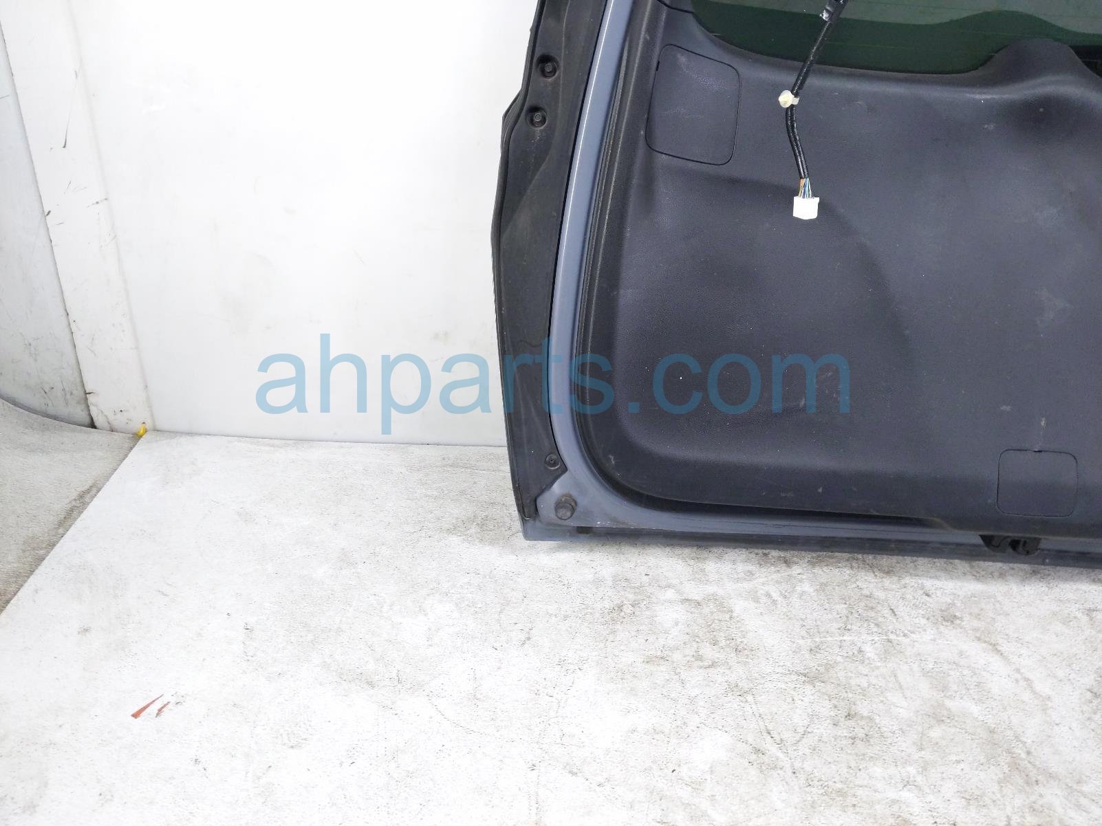 2022 Honda CR V Deck Trunk Lid Lift Gate / Tail Gate Grey *dented 68100 TLA A50ZZ Replacement 2022 Honda CR V Deck Trunk Lid Lift Gate / Tail Gate Grey *dented 68100 TLA A50ZZ Replacement thumbnail