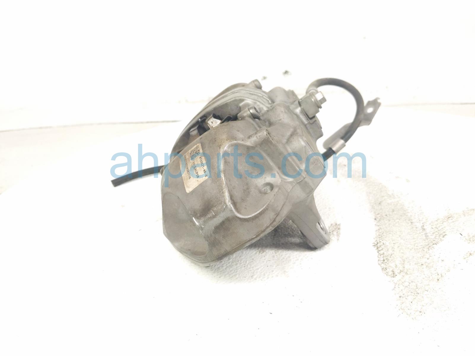 2021 Tesla Model Y Front Driver Brake Caliper 1188621 00 B Replacement 2021 Tesla Model Y Front Driver Brake Caliper 1188621 00 B Replacement thumbnail