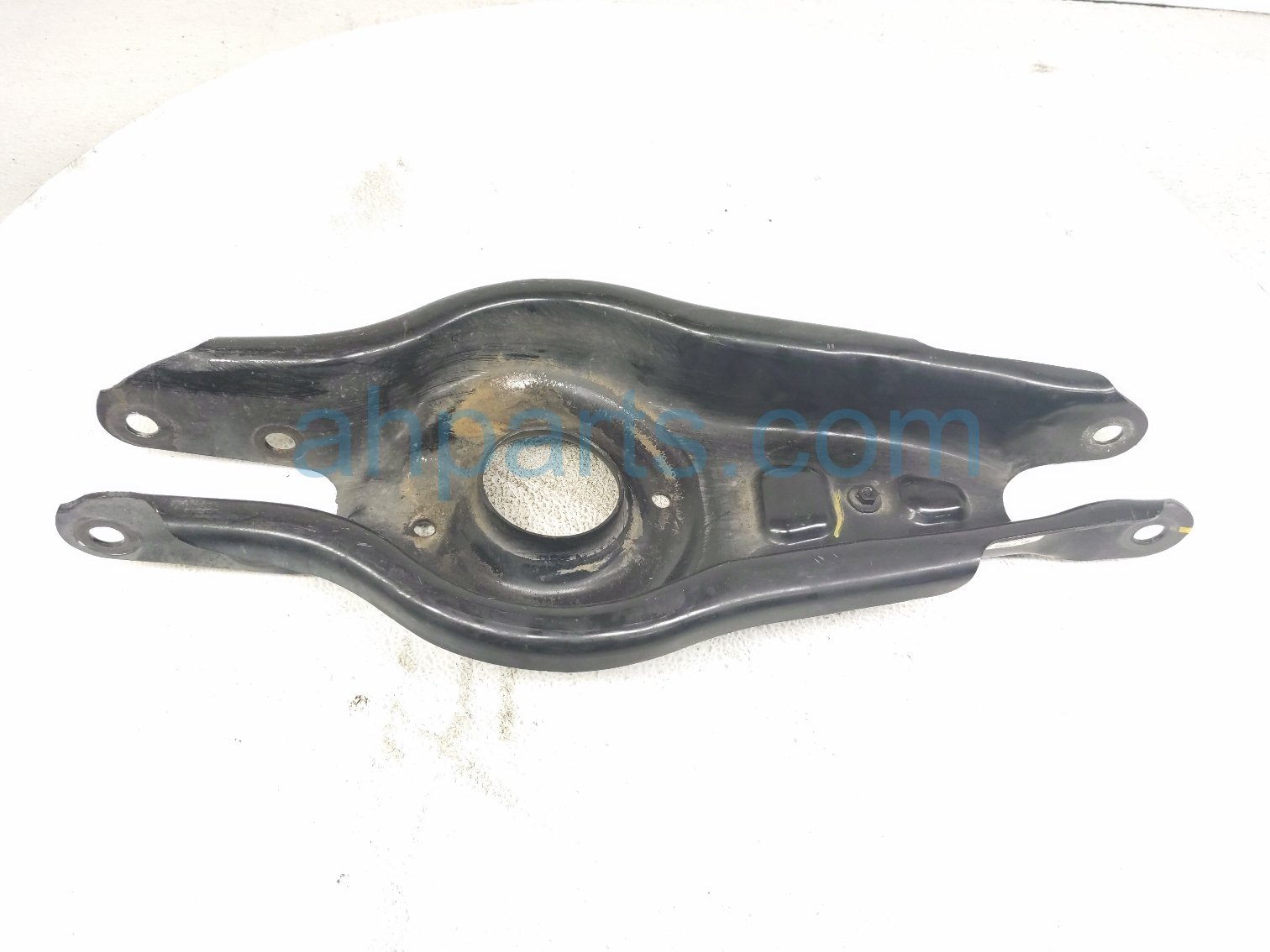 Tesla RR/LH SPRING SEAT LOWER CONTROL ARM
