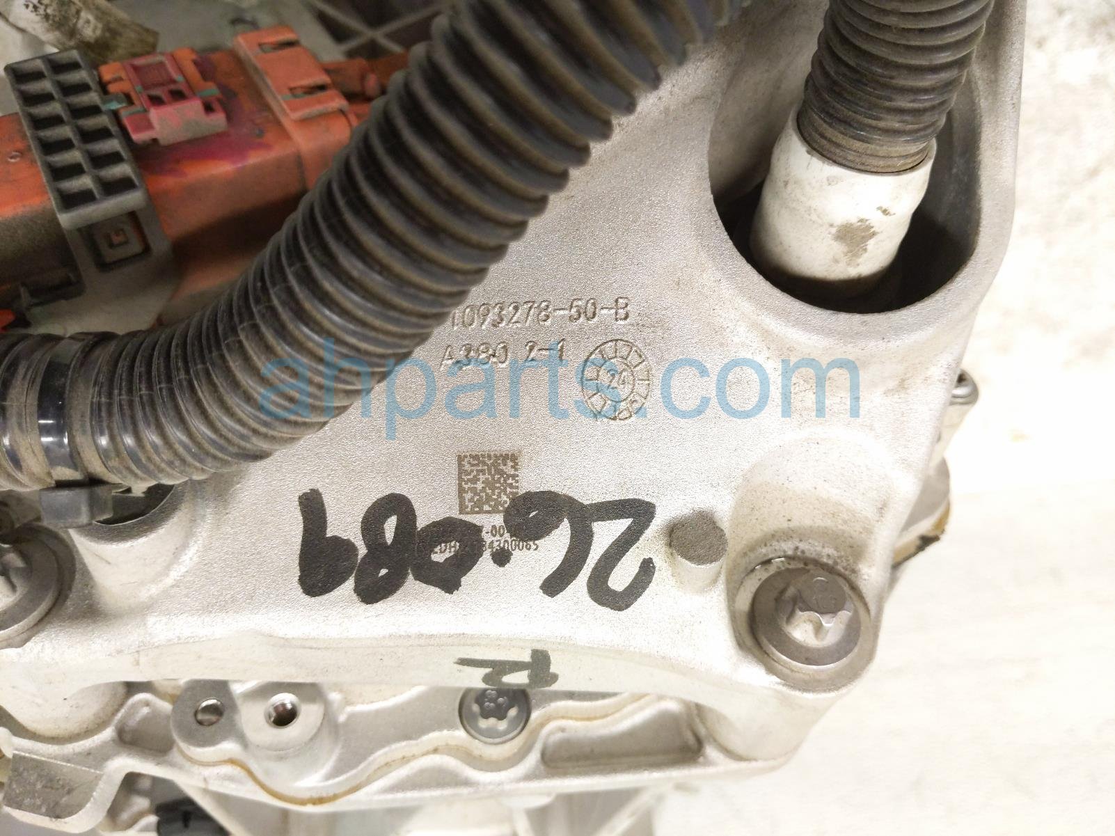 2021 Tesla Model Y Engine / Rear Electric Motor = 121k Mi 1587780 00 C Replacement 2021 Tesla Model Y Engine / Rear Electric Motor = 121k Mi 1587780 00 C Replacement thumbnail