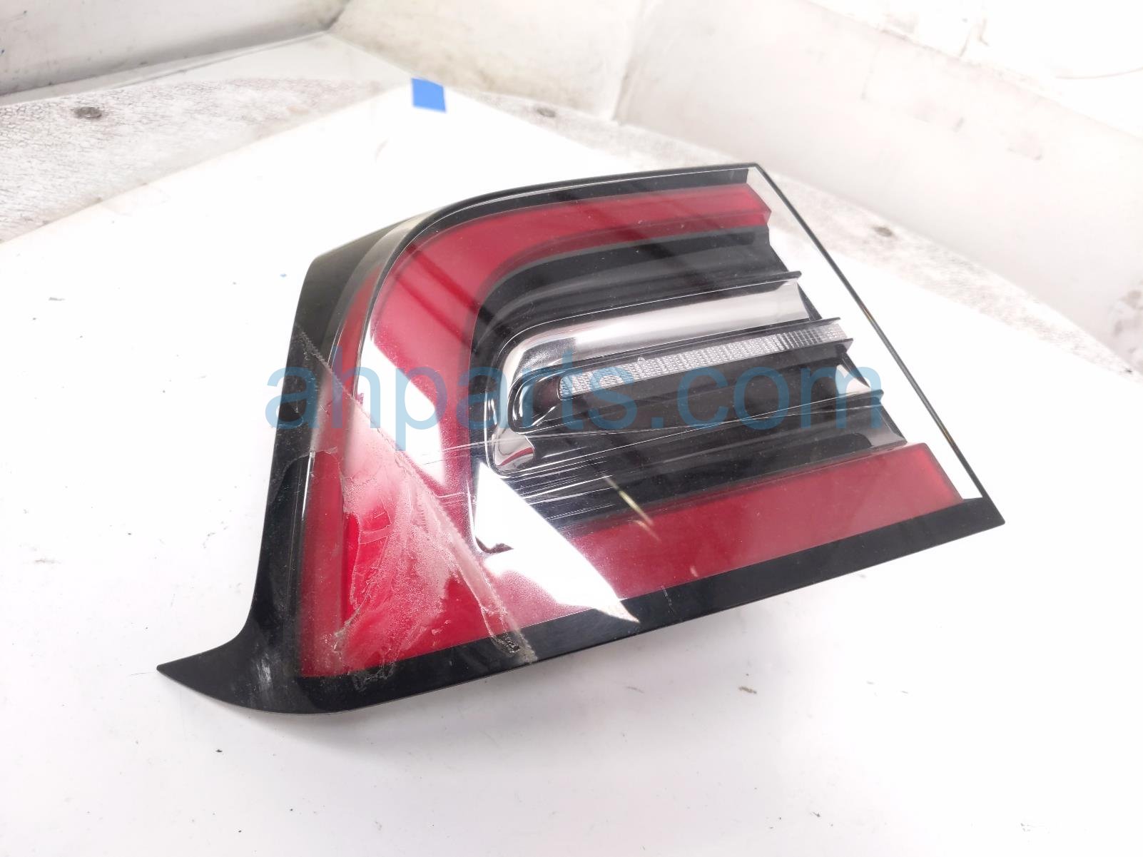 Tesla LH TAIL LAMP (ON BODY)