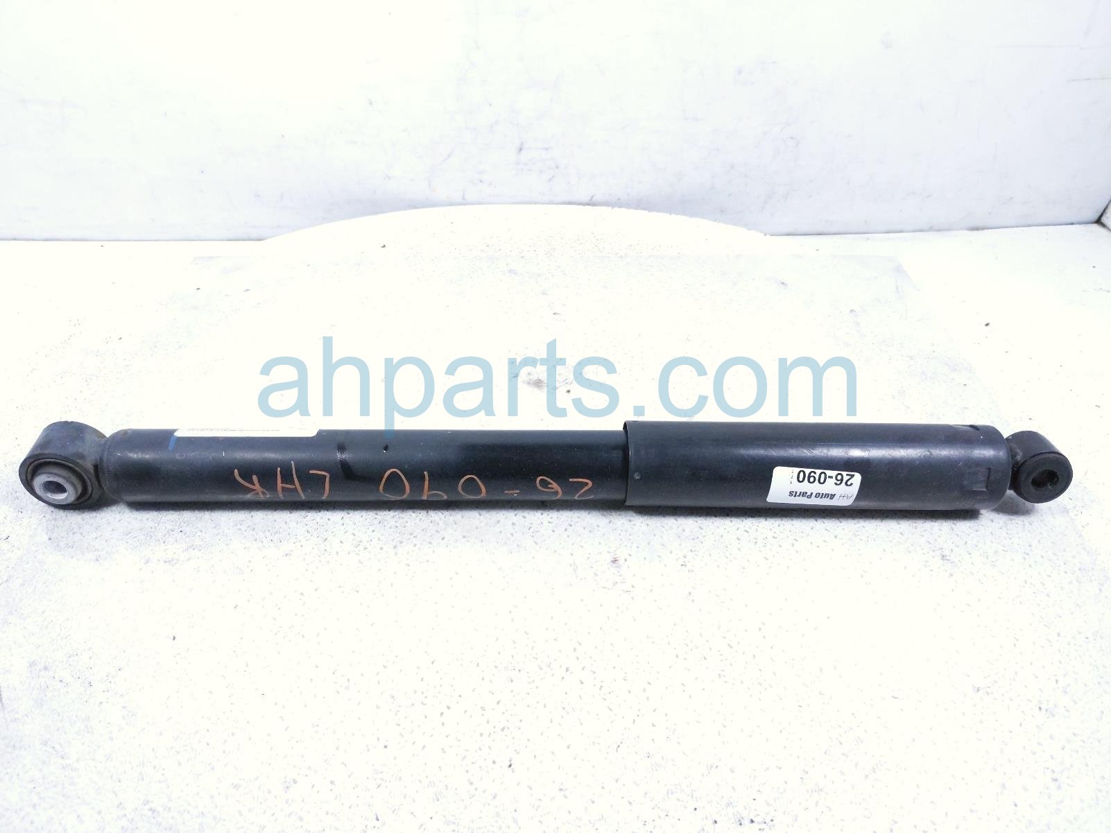 Nissan RR/LH SHOCK ABSORBER Nissan RR/LH SHOCK ABSORBER