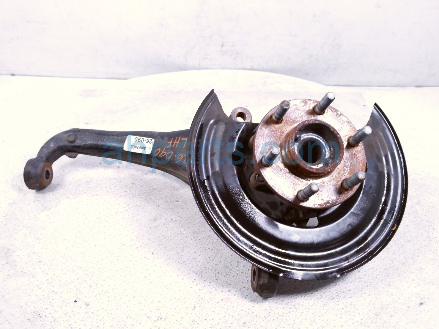 Nissan FR/LH SPINDLE KNUCKLE HUB - 4X2 Nissan FR/LH SPINDLE KNUCKLE HUB - 4X2