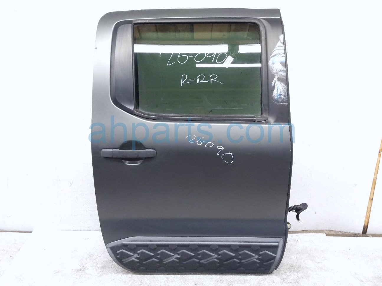 Nissan RR/RH DOOR - GREY - NO INSIDE TRIM*