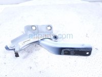 Nissan LH HOOD HINGE - WHITE Nissan LH HOOD HINGE - WHITE