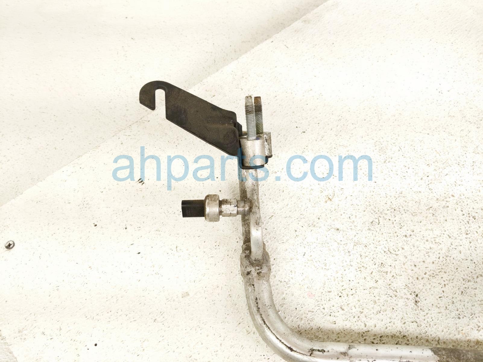 2015 Chrysler 300 Hose / Pipe / Ac Suction & Liquid Line 68158886AB Replacement 2015 Chrysler 300 Hose / Pipe / Ac Suction & Liquid Line 68158886AB Replacement thumbnail