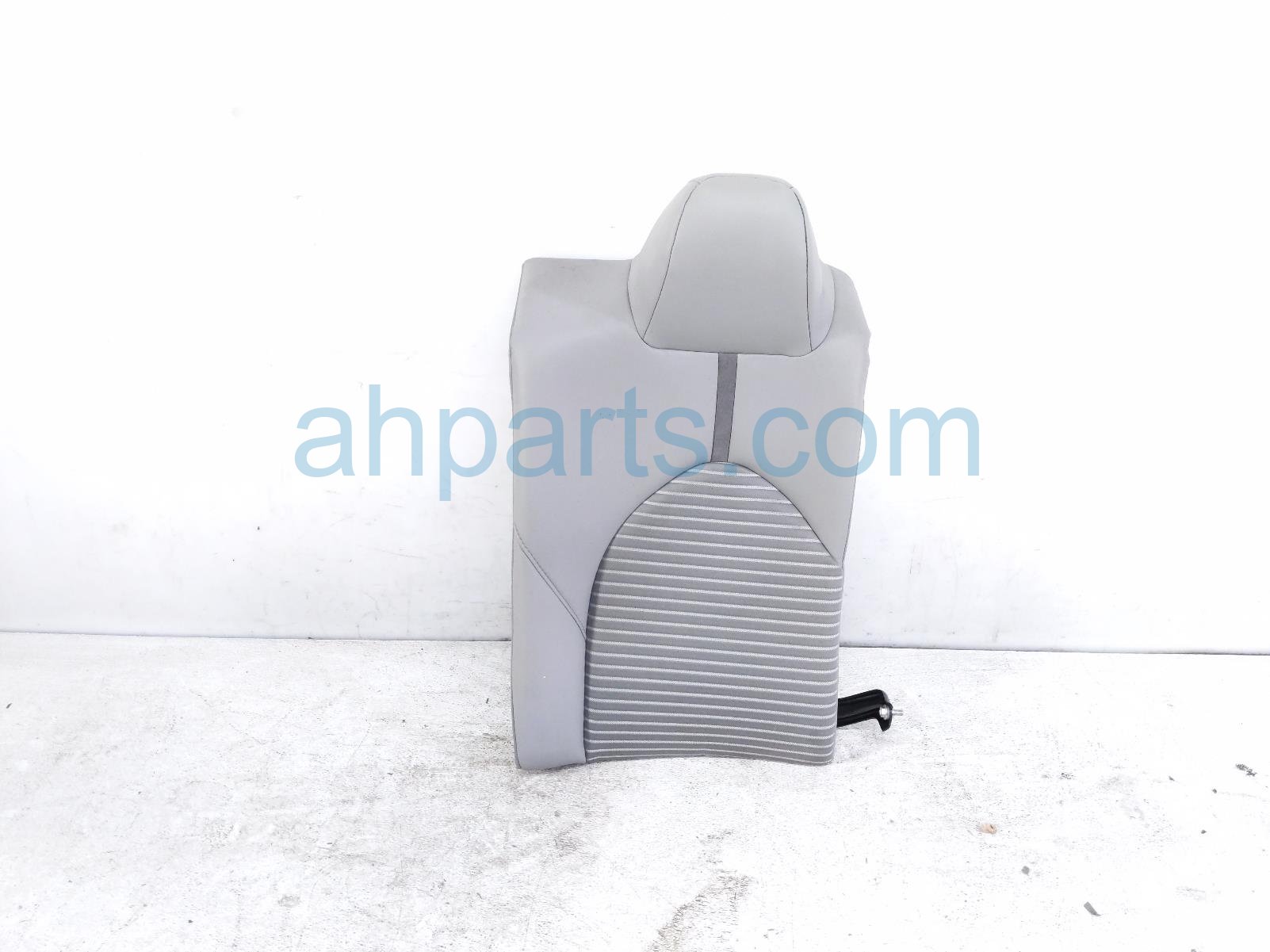 Toyota RR/LH TOP SEAT CUSHION - GREY SE