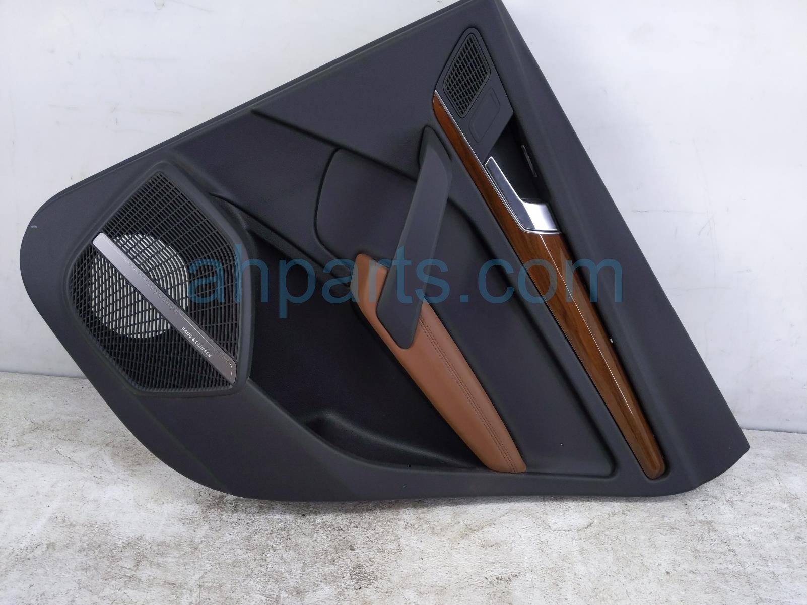 Audi RR/RH INTERIOR DOOR PANEL - BROWN