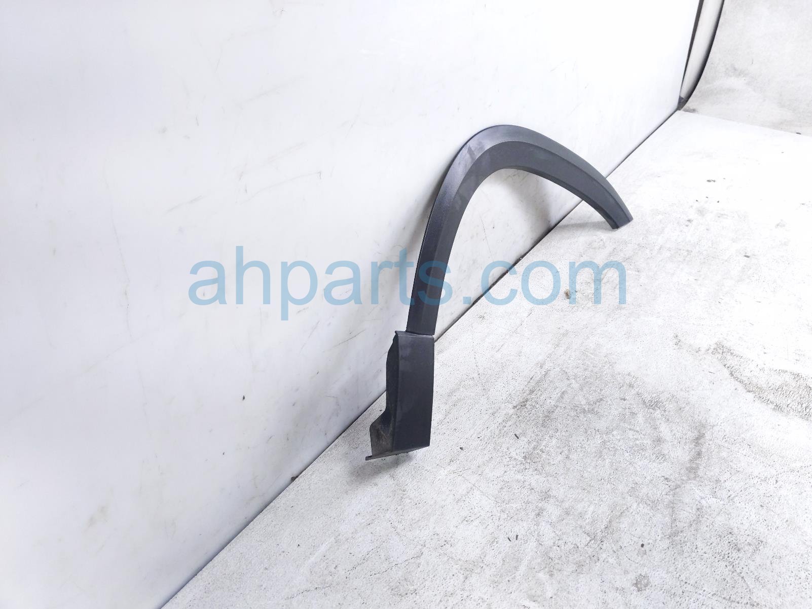 2024 Volkswagen Taos Front Passenger Wheel Arch Molding White 2GJ 854 820 9B9 Replacement 2024 Volkswagen Taos Front Passenger Wheel Arch Molding White 2GJ 854 820 9B9 Replacement thumbnail