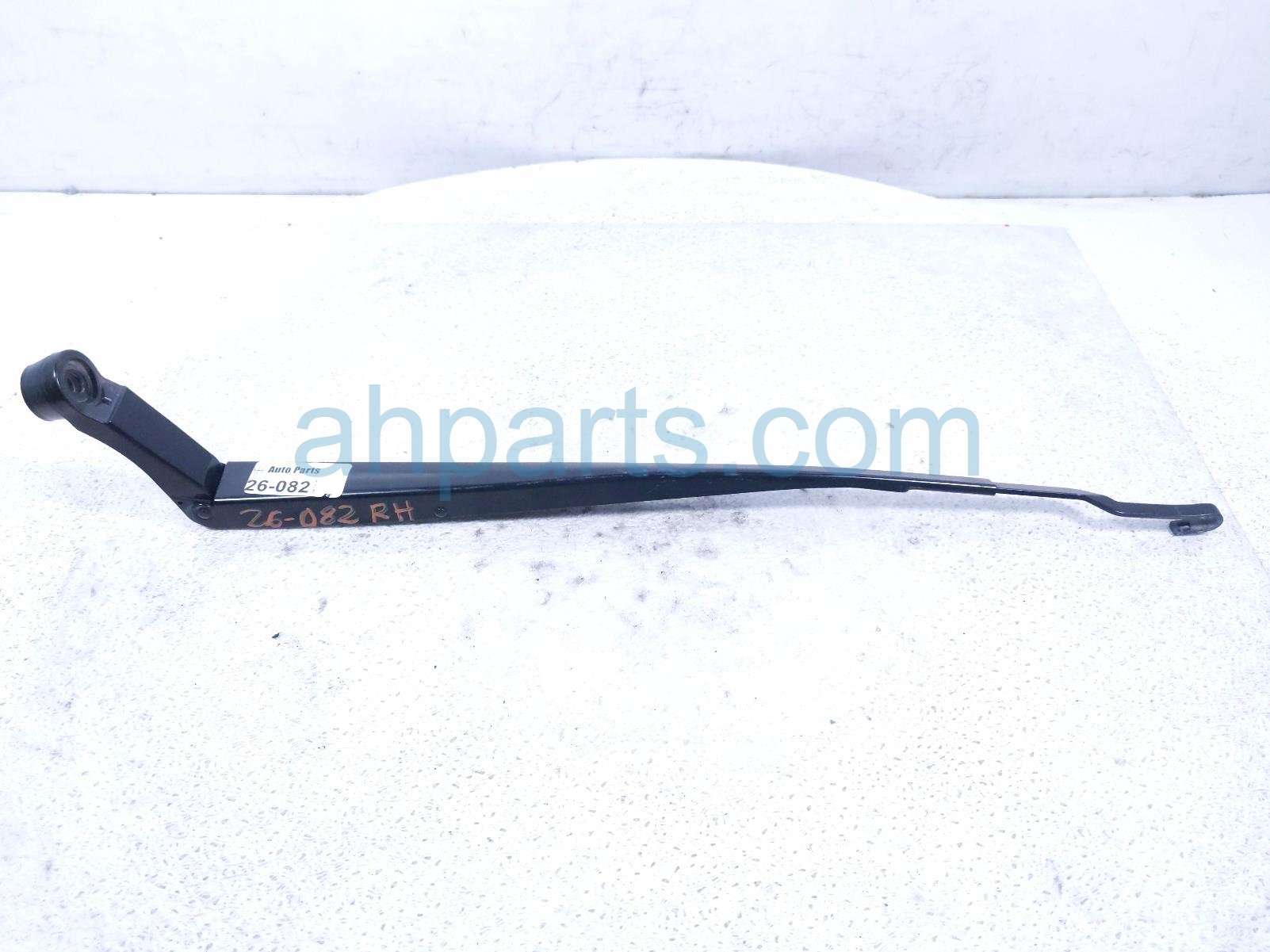 Toyota RH WINDSHIELD WIPER ARM