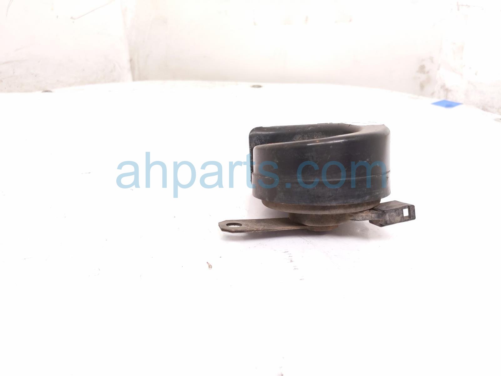 2004 Toyota Tacoma Low Pitch Horn 86520 04010 Replacement 2004 Toyota Tacoma Low Pitch Horn 86520 04010 Replacement thumbnail