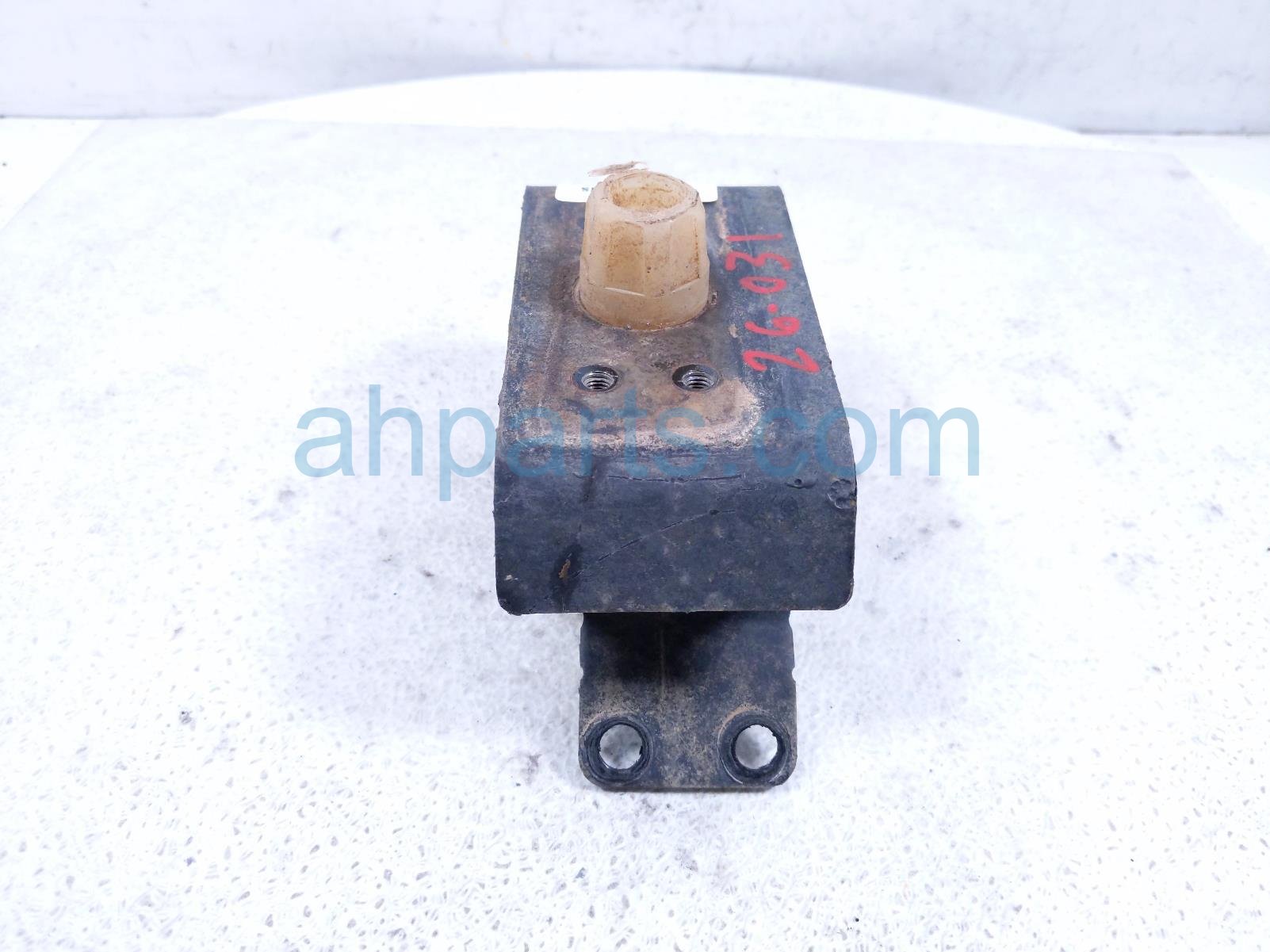 2004 Toyota Tacoma Engine/motor Transmission Mount 2.7l 4x4 12371 0C030 Replacement 2004 Toyota Tacoma Engine/motor Transmission Mount 2.7l 4x4 12371 0C030 Replacement thumbnail