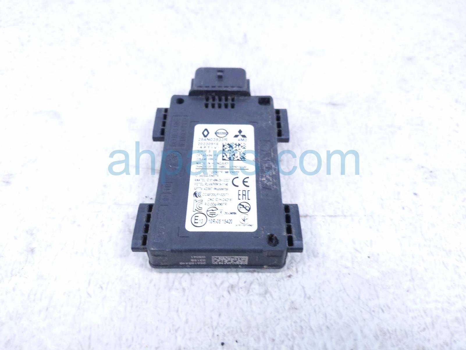 Nissan RR/RH BLIND SPOT RADAR UNIT Nissan RR/RH BLIND SPOT RADAR UNIT