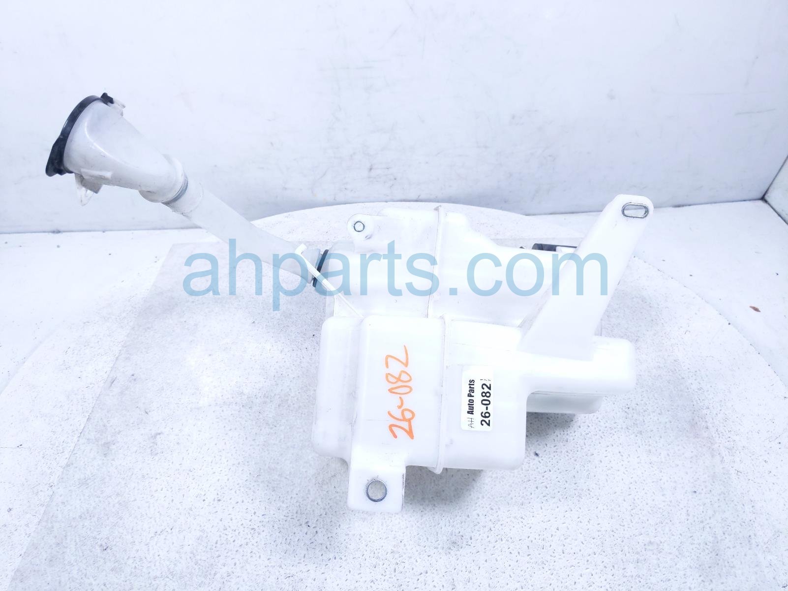 Toyota WINDSHIELD WASHER RESERVOIR TANK