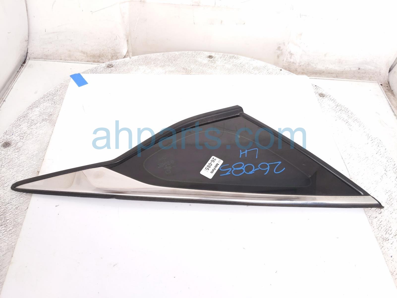 Honda LH QUARTER WINDOW GLASS