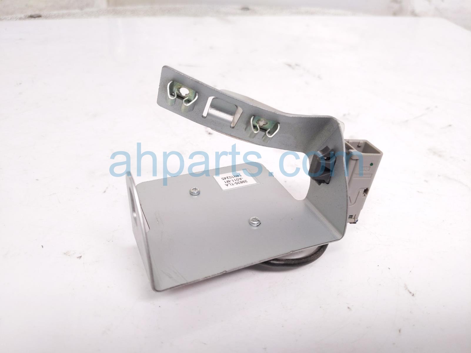 2022 Honda CR V Gps Antenna W/ Bracket 39835 TLA A01 Replacement 2022 Honda CR V Gps Antenna W/ Bracket 39835 TLA A01 Replacement thumbnail