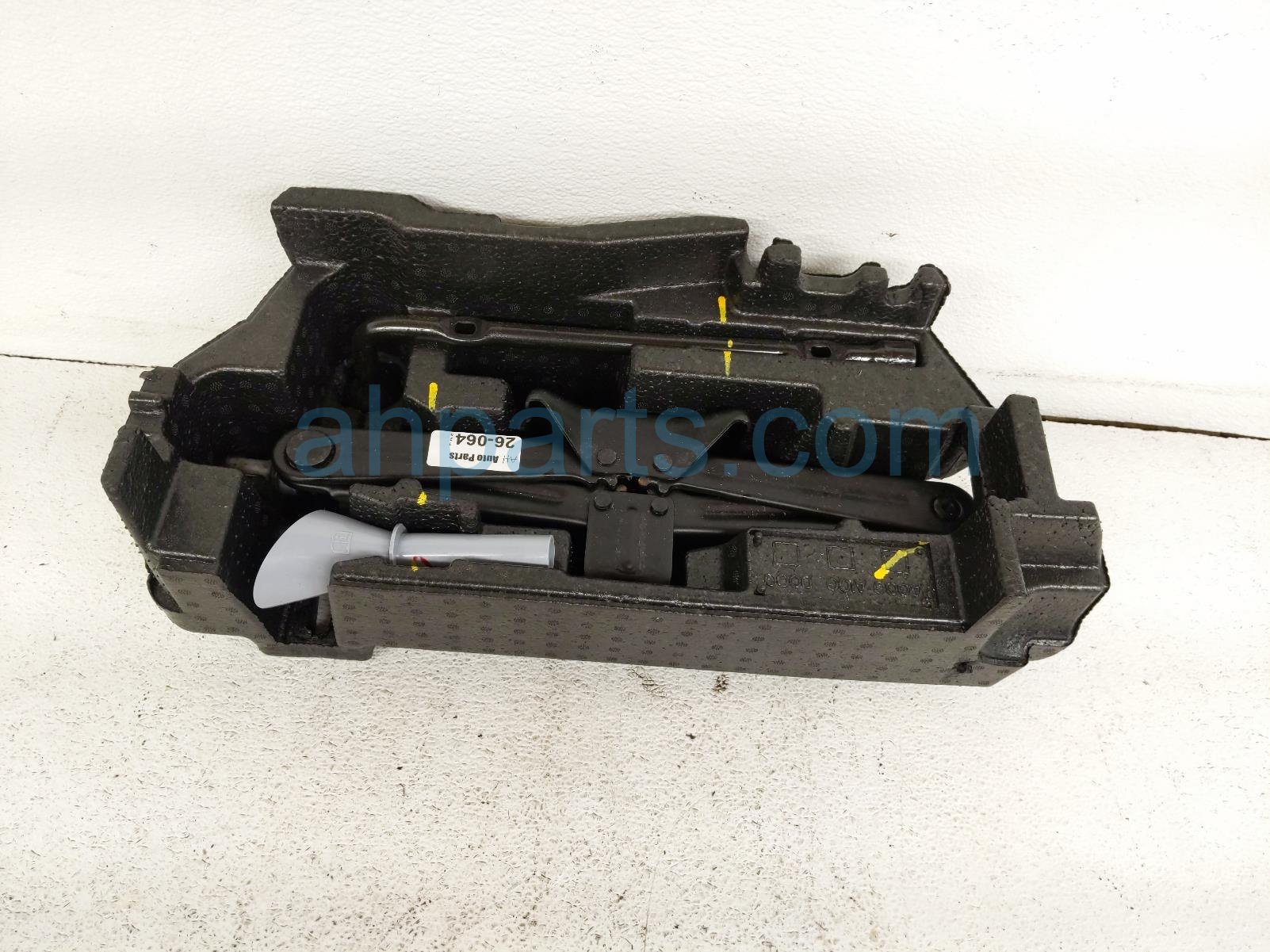 Honda 3 TOOLS + SCISSOR JACK W/FOAM HOLDER