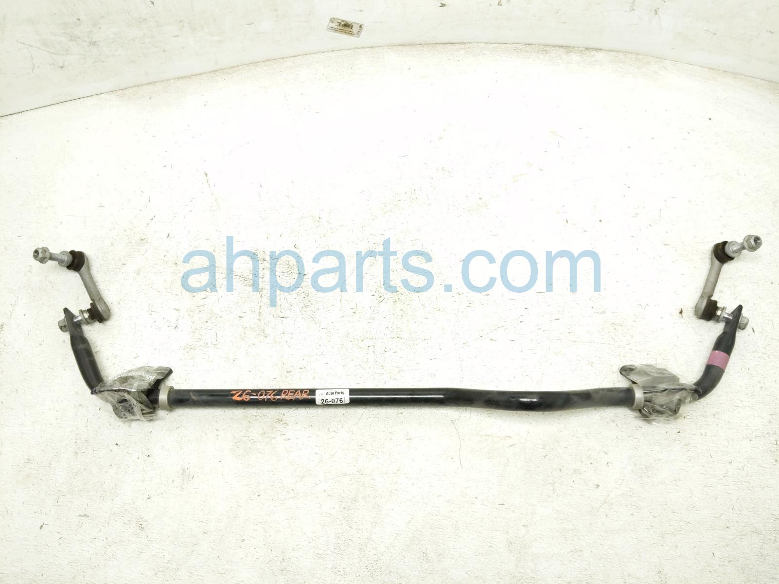Nissan REAR STABILIZER / SWAY BAR W/LINKS