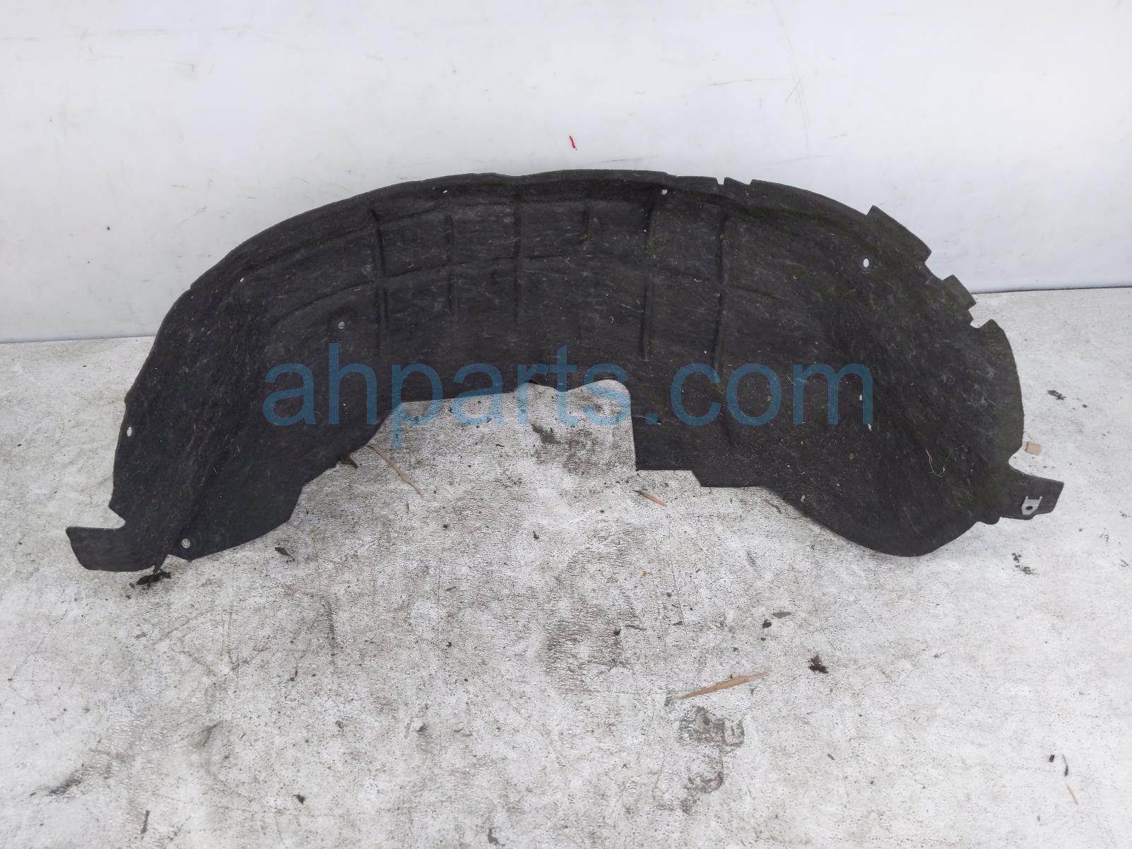 Nissan RR/LH INNER FENDER LINER