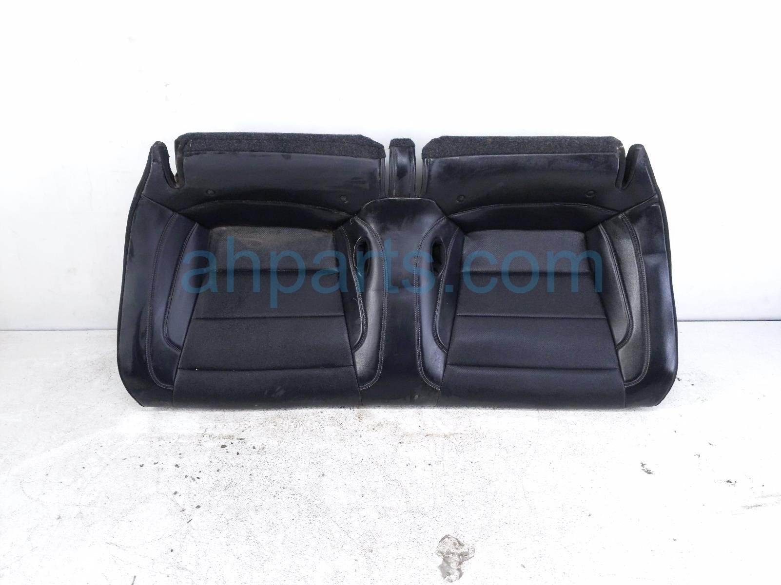 Ford REAR LOWER SEAT CUSHION - BLACK LEA Ford REAR LOWER SEAT CUSHION - BLACK LEA