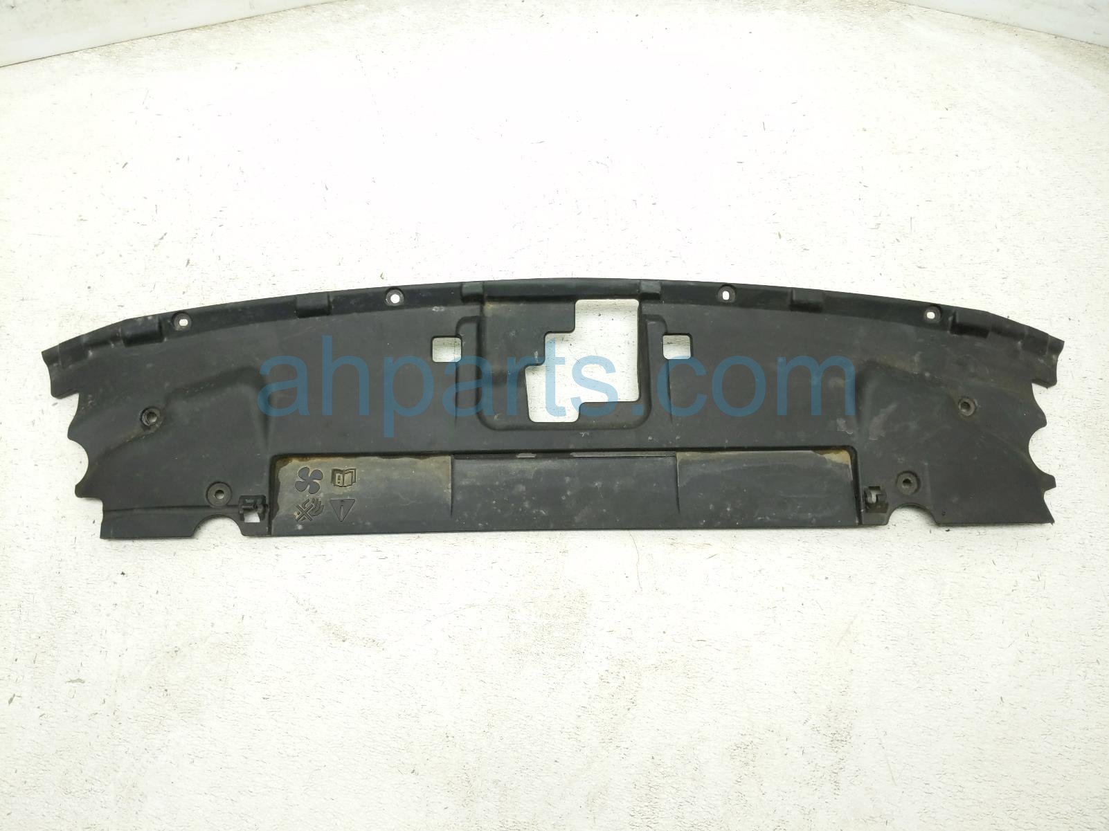 Ford UPPER GRILLE ENGINE SIGHT SHIELD