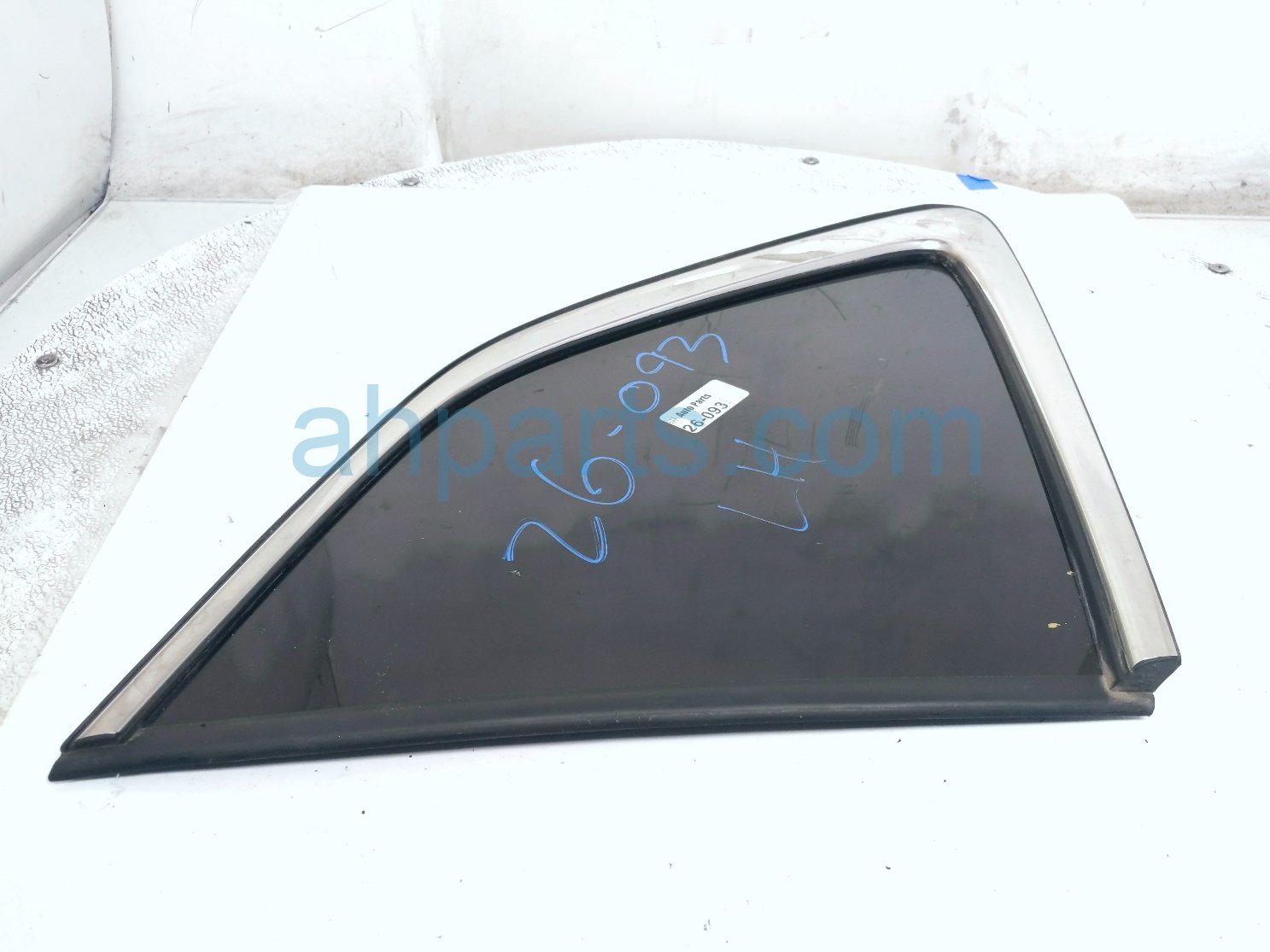 Honda LH QUARTER WINDOW GLASS