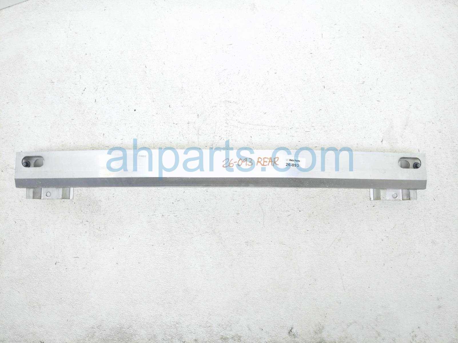 Honda REAR BUMPER REINFORCEMENT -