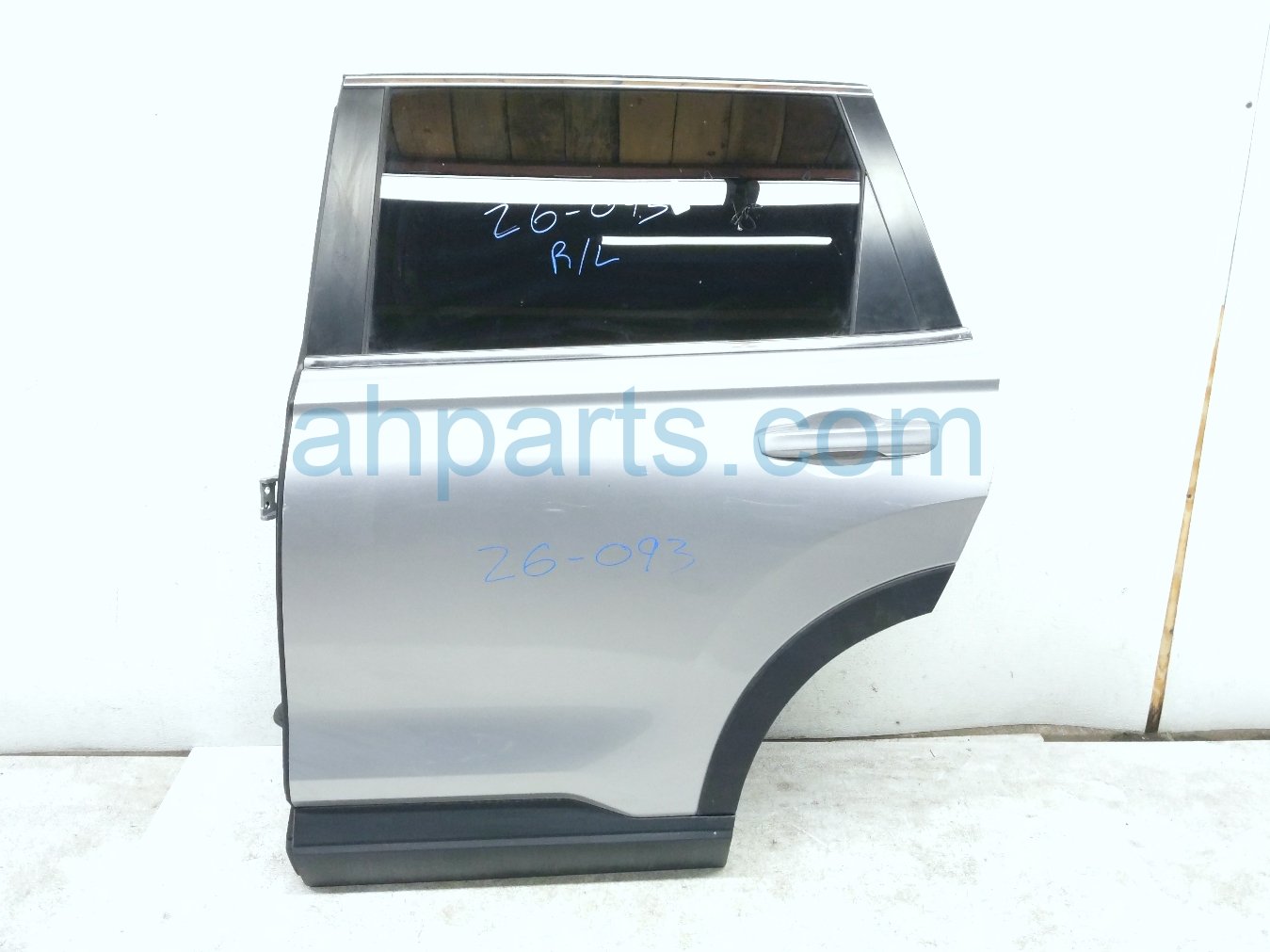 Honda RR/LH DOOR - SILVER - NO INSIDE TRIM