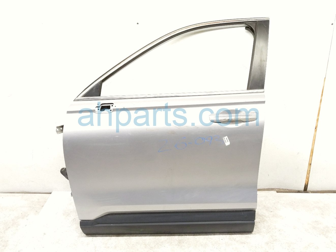 Honda FR/LH DOOR - SILVER - NO MIRROR/TRIM