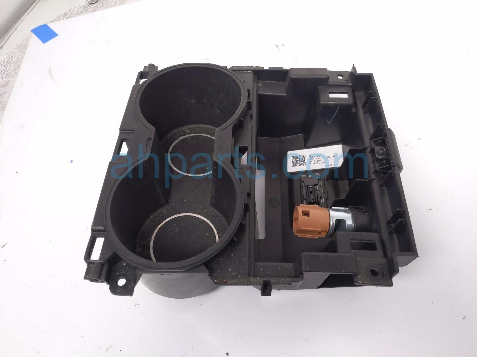 Tesla CENTER CONSOLE CUP HLD LOWER -BLK