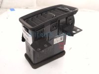 Nissan RH DASH AIR VENT OUTLET - BLK Nissan RH DASH AIR VENT OUTLET - BLK