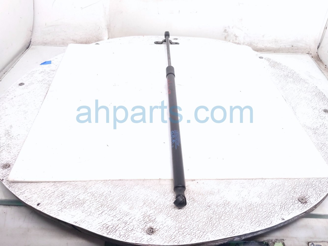 Honda RH TAILGATE LIFT CYLINDER / STRUT