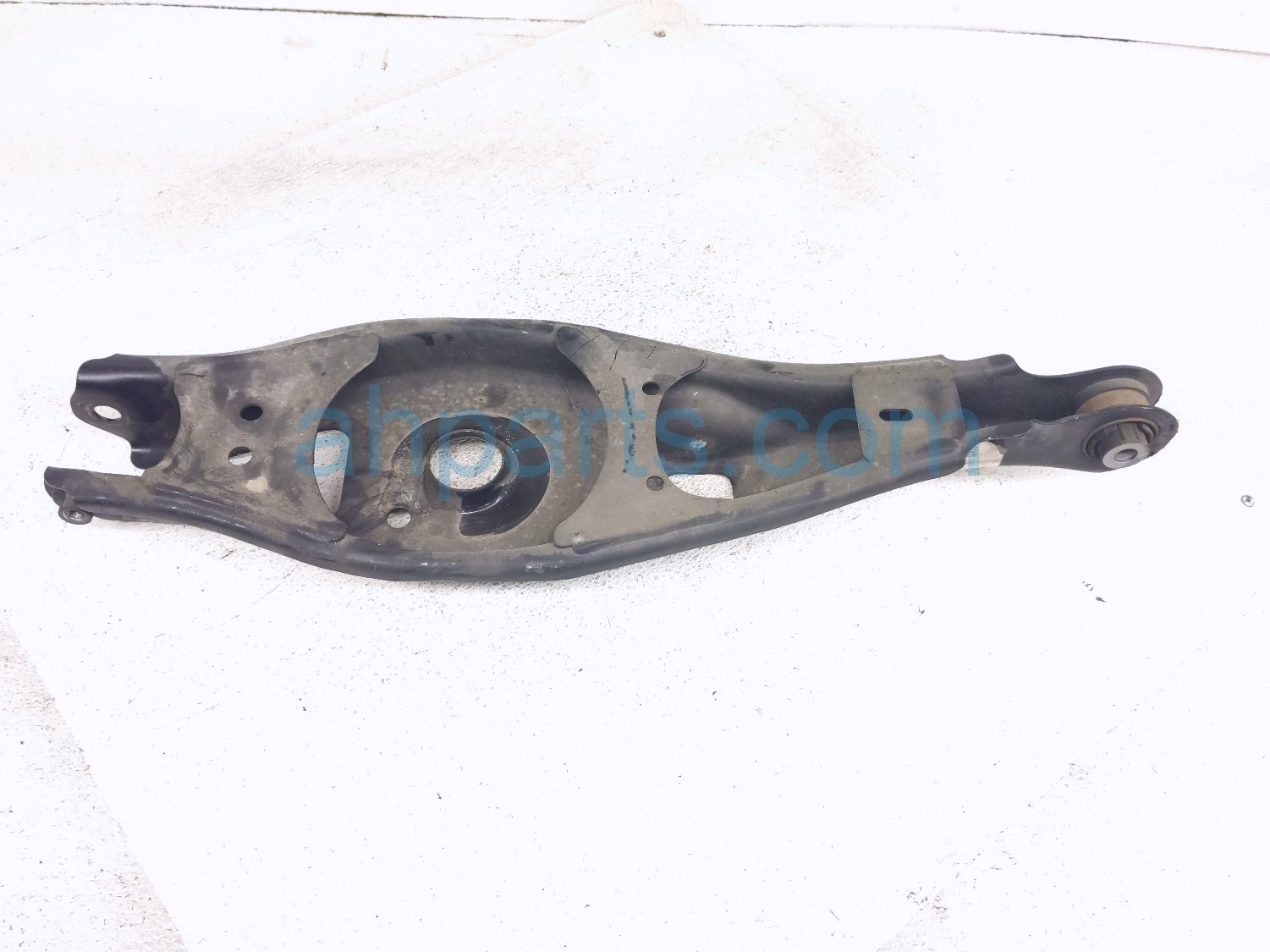 Honda RR/RH SPRING SEAT LOWER CONTROL ARM