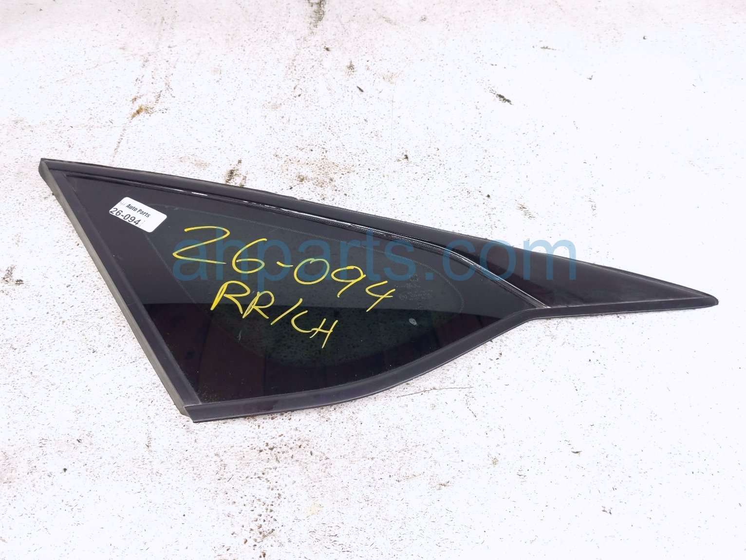 Honda LH QUARTER WINDOW GLASS