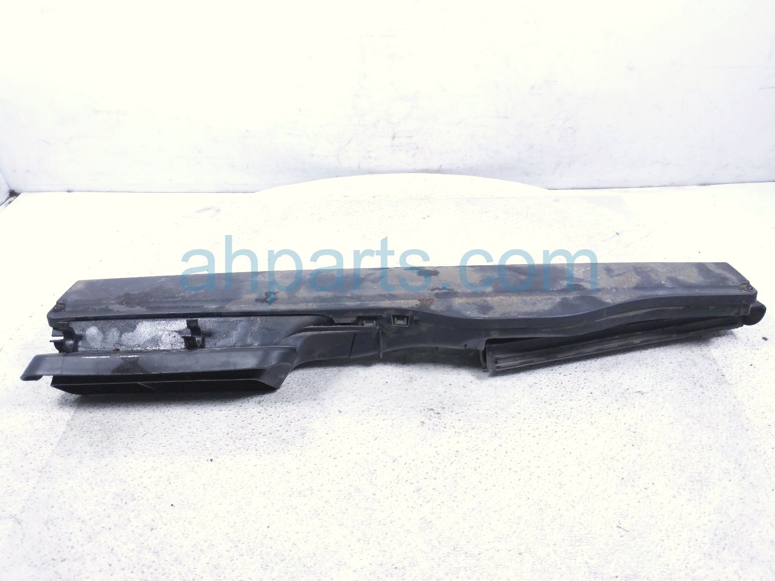 Volkswagen AIR INLET / INTAKE DUCT