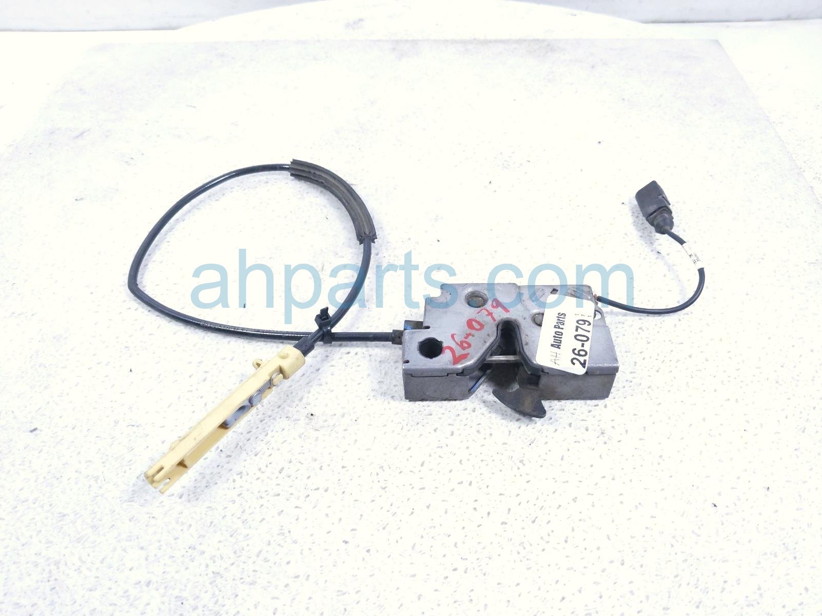 Volkswagen HOOD LATCH ASSY W/RELEASE CABLE