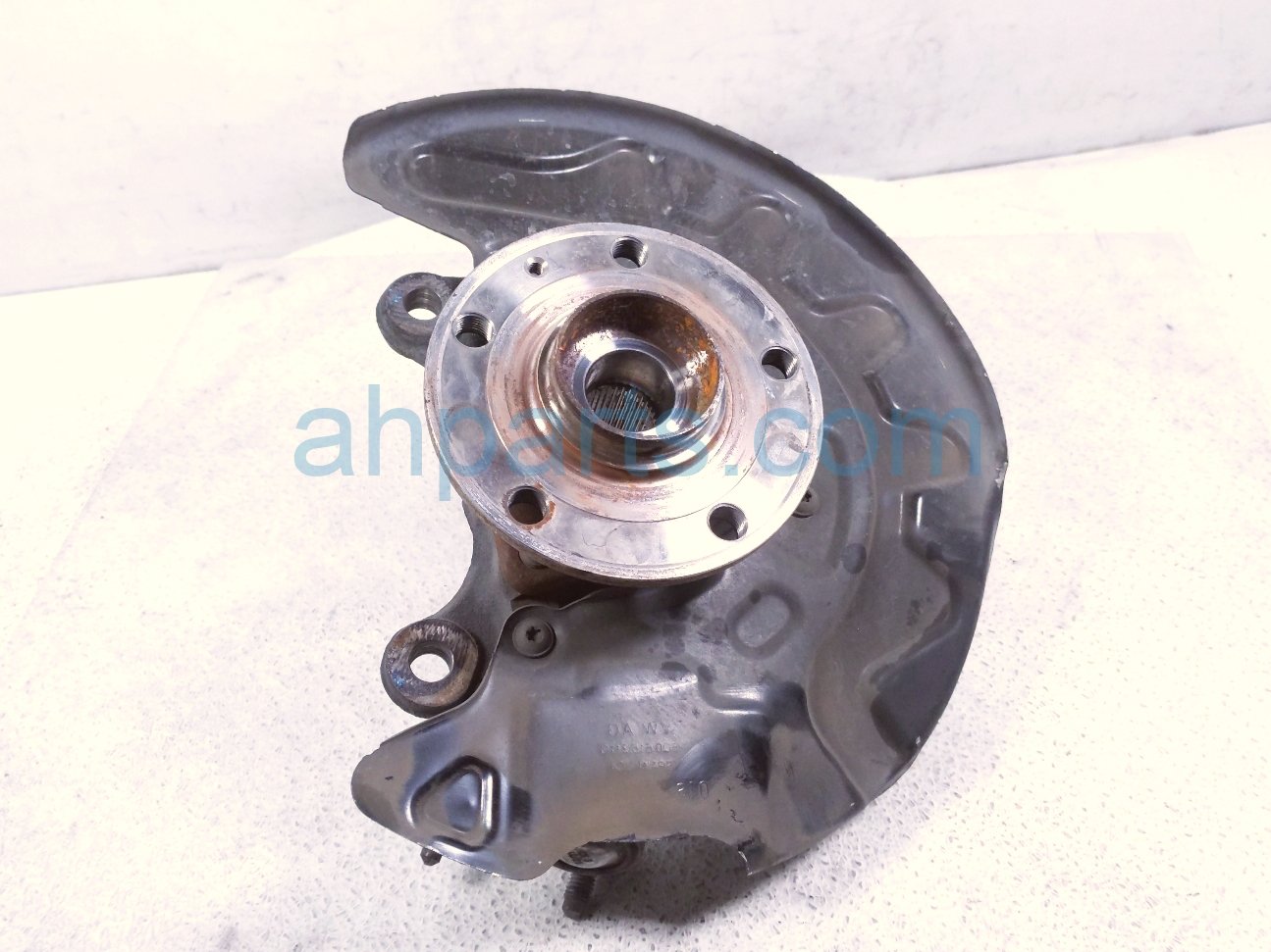 Volkswagen FR/LH SPINDLE KNUCKLE HUB - FWD