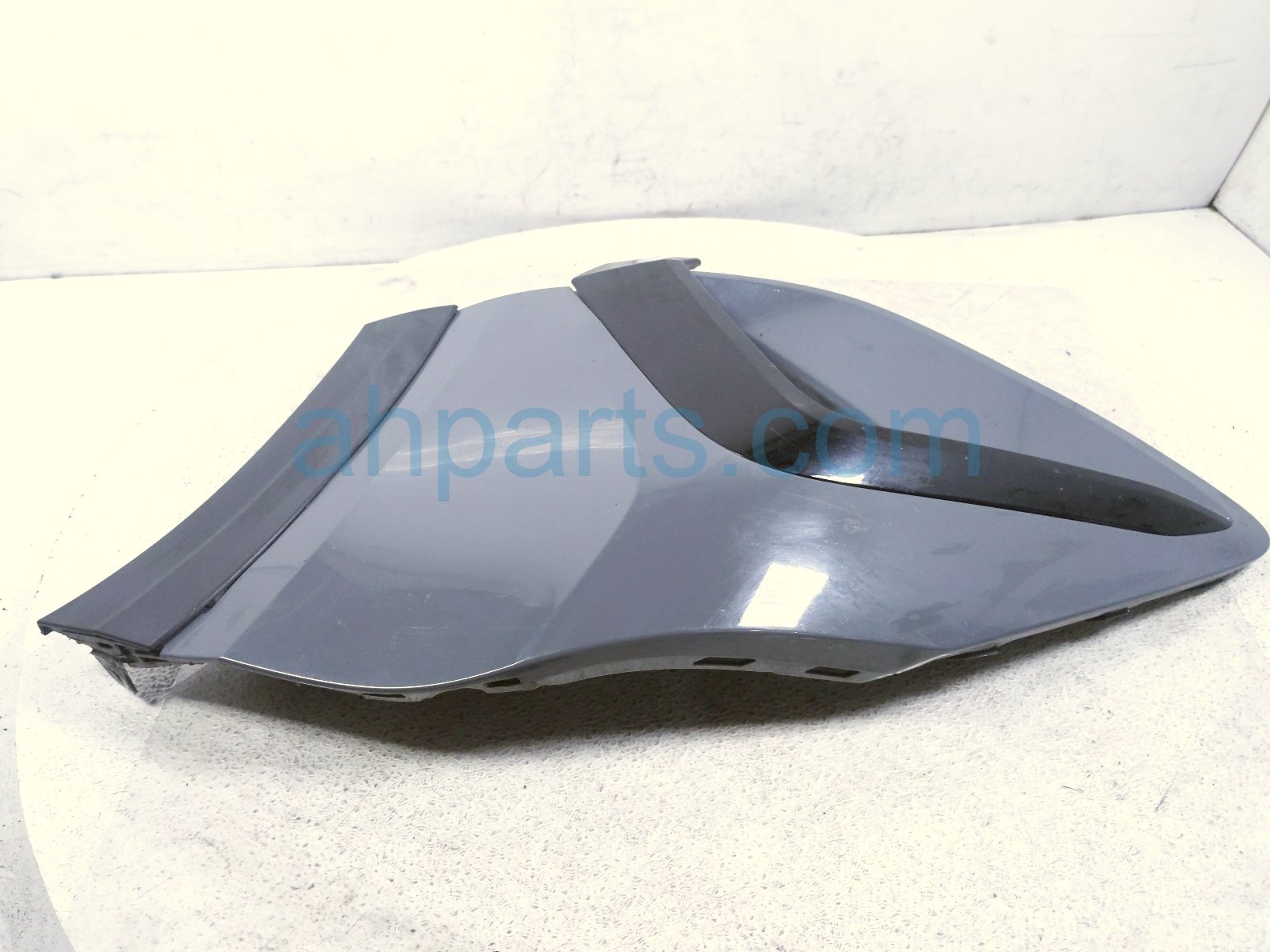 Volkswagen FR/LH BUMPER COVER PANEL - GREY