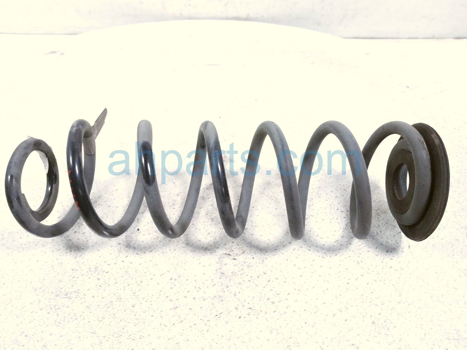 Volkswagen REAR COIL SPRING - 1.5L AT FWD