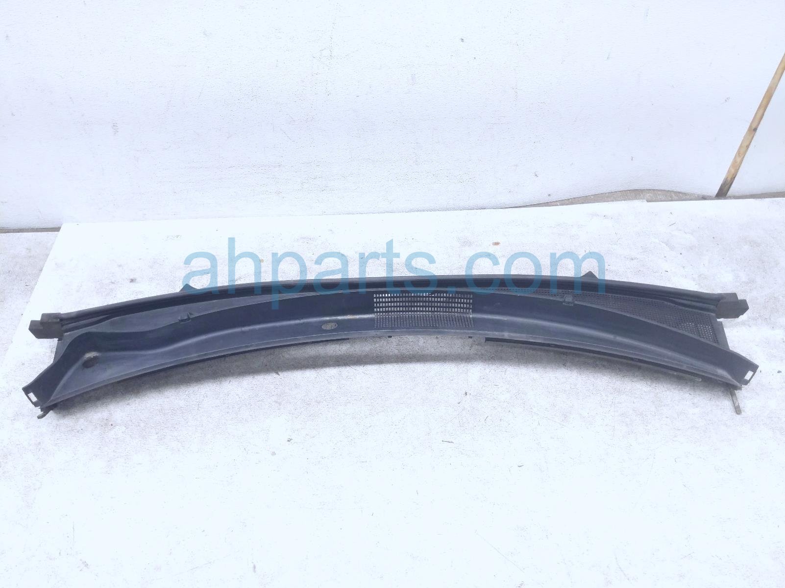 Kia WINDSHIELD COWL TOP COVER