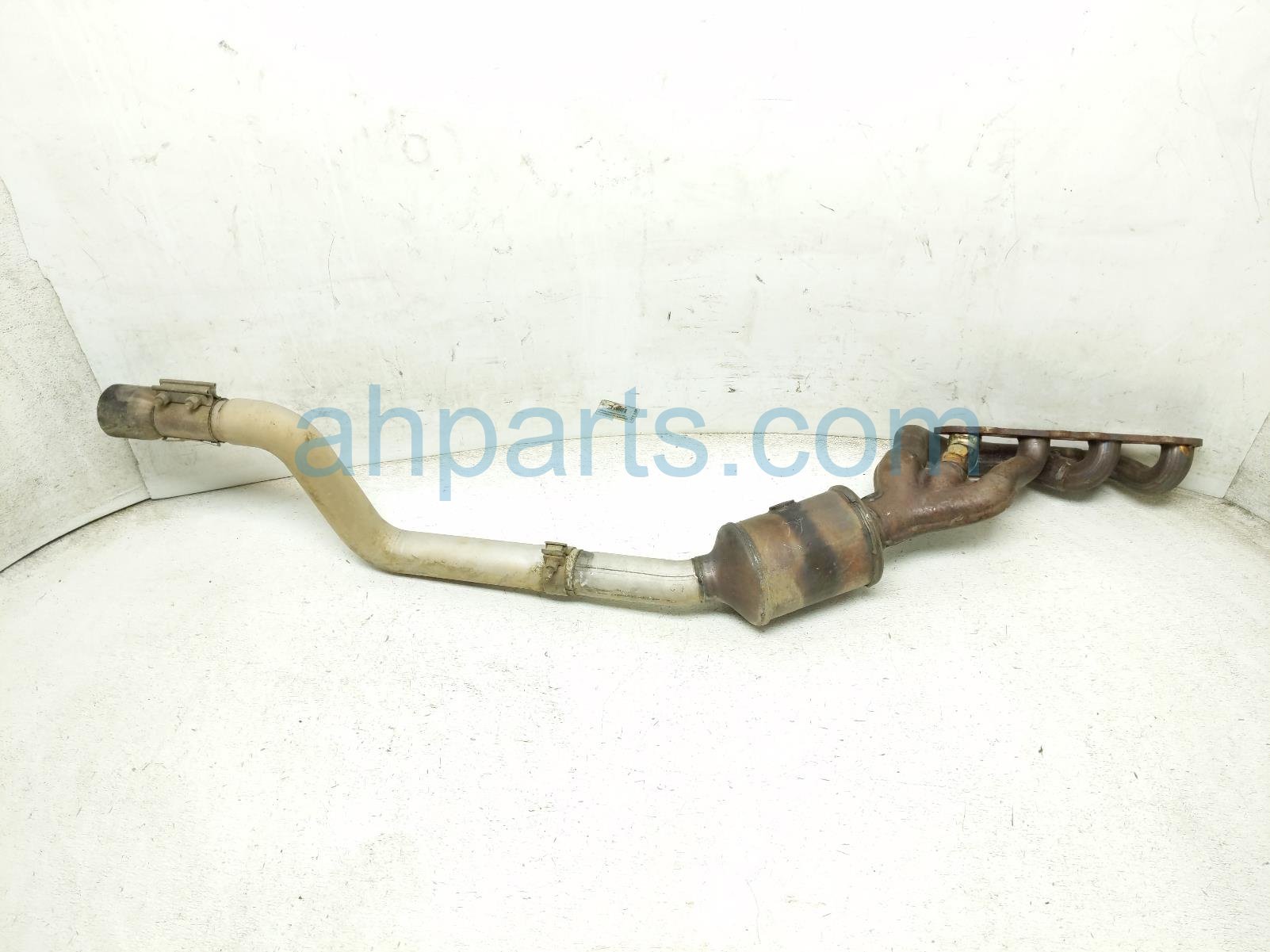 Ford LH EXHAUST MANIFOLD W/CONV-5.0L