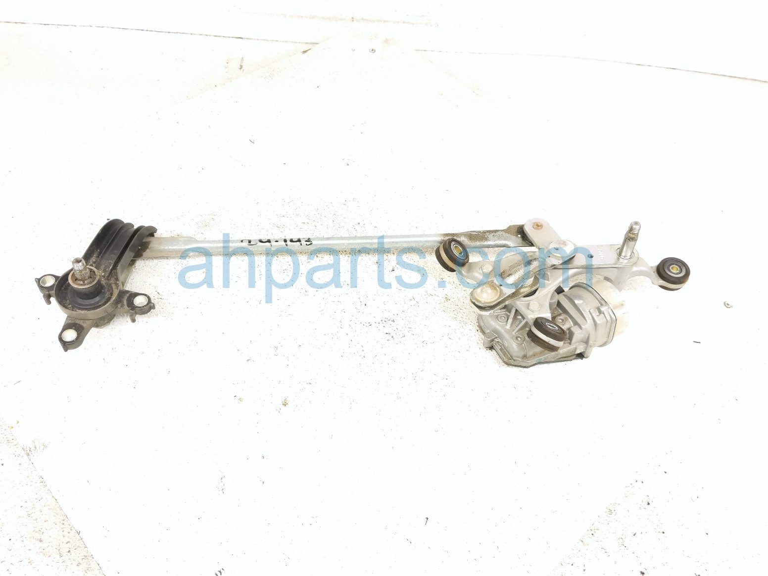FRT WINDSHIELD WIPER MOTOR & LINKAGE