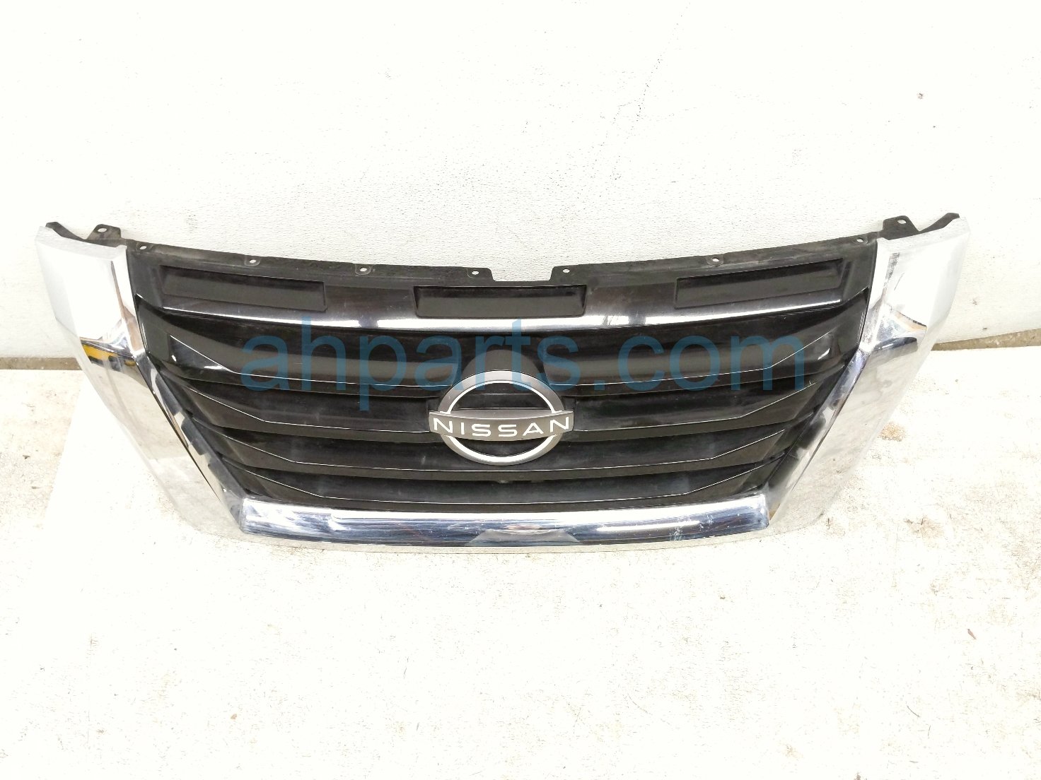 Nissan UPPER GRILLE - BLK/CHROME