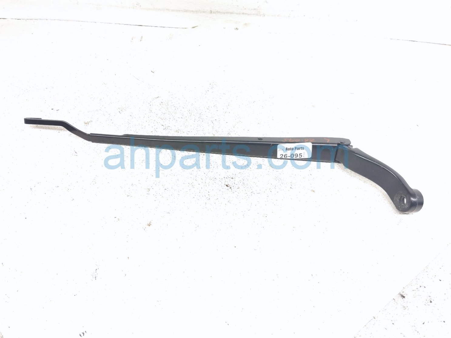 Honda LH WINDSHIELD WIPER ARM