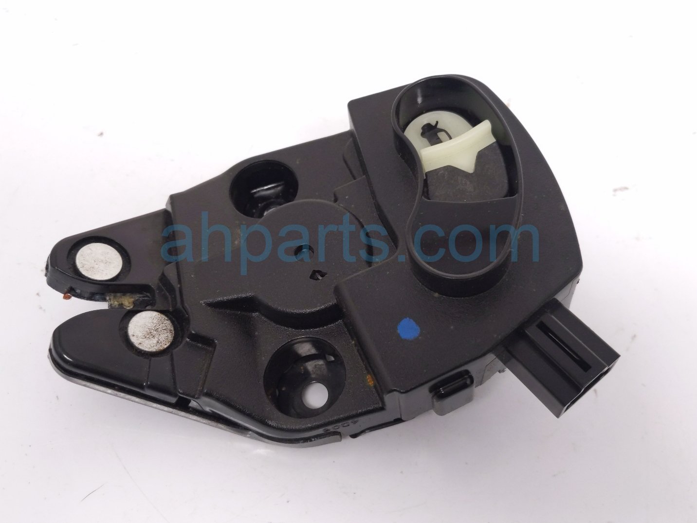 Honda TRUNK LOCK / LATCH ASSY