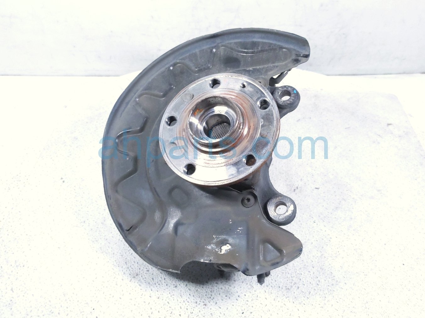 Volkswagen FR/RH SPINDLE KNUCKLE HUB - FWD