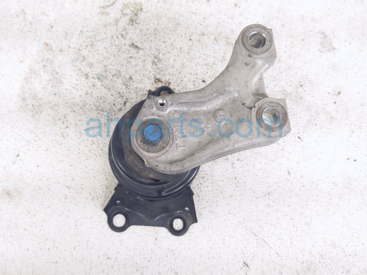 Honda RH ENGINE MOUNT + BRACKET - 1.8L