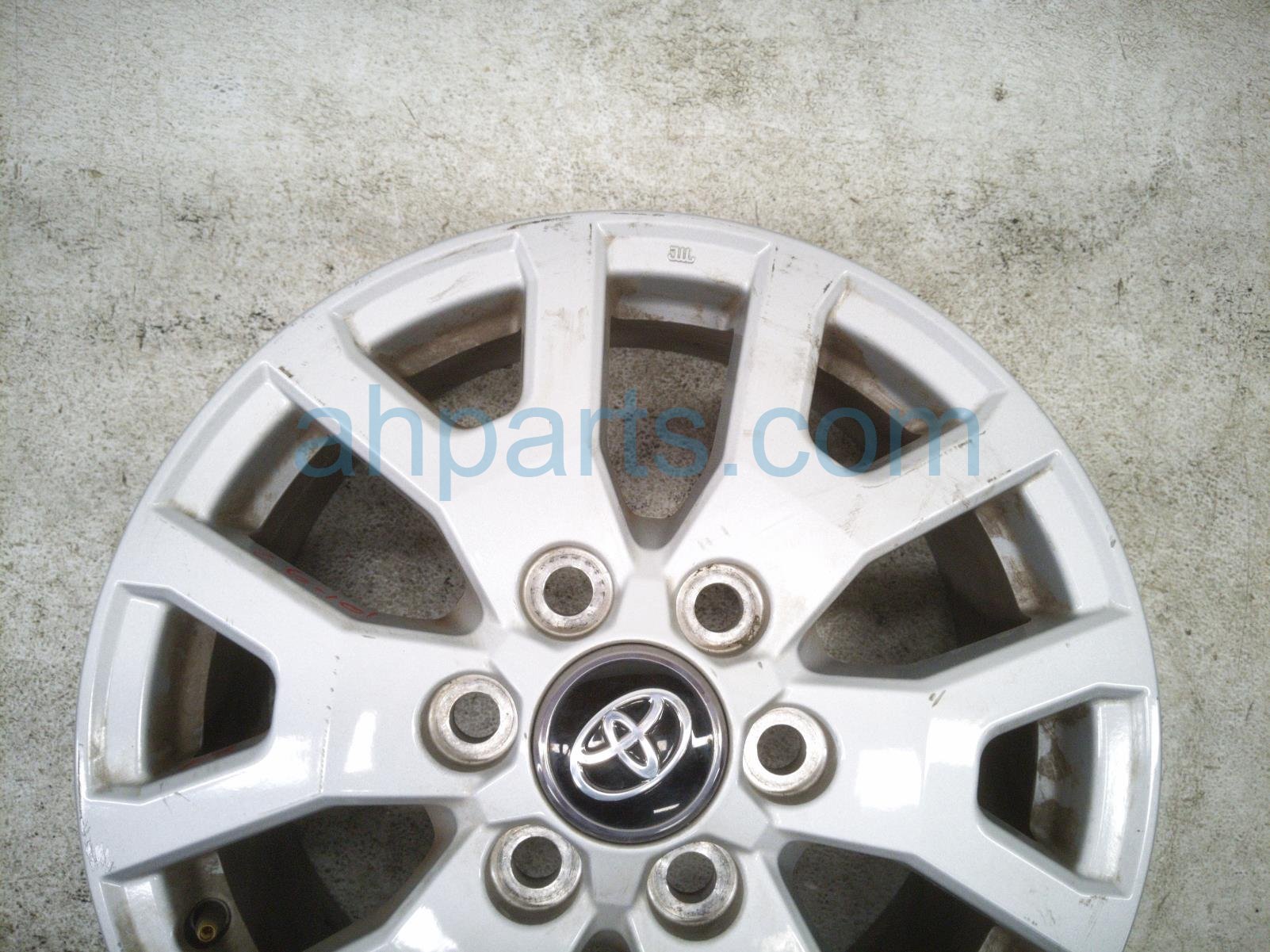 2024 Toyota Tacoma Front Passenger Wheel / Rim 42611 AK011 Replacement 2024 Toyota Tacoma Front Passenger Wheel / Rim 42611 AK011 Replacement thumbnail
